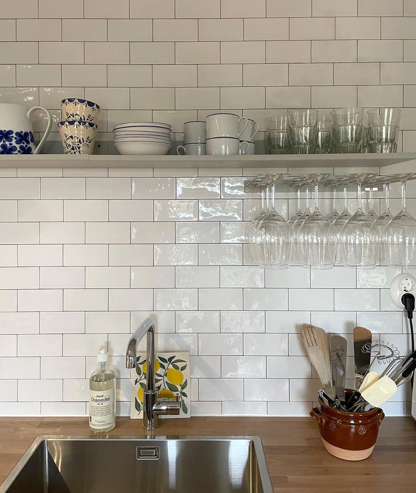 Vägghylla djup Listiga Lasse sandgrå - Bild 3